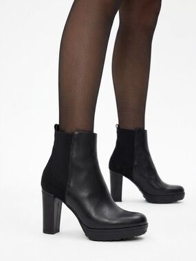 Stuart Weitzman black leather Otherhalf platform heel calf boots - size 9 NWT